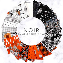 Load image into Gallery viewer, SD - Noir Fat Quarter Bundle