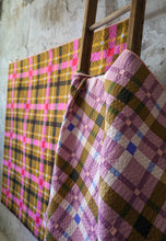 Load image into Gallery viewer, Petite Plaid Quilt Pattern