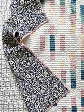 Load image into Gallery viewer, Iris Quilt Pattern
