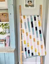 Load image into Gallery viewer, Iris Quilt Pattern
